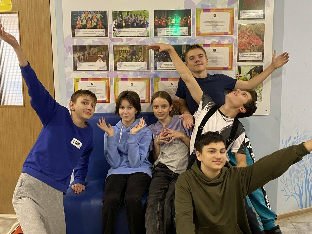 Участники театральной студии &laquo;Маленький театр&raquo; (6 человек), 12, 14, 16 лет  фото