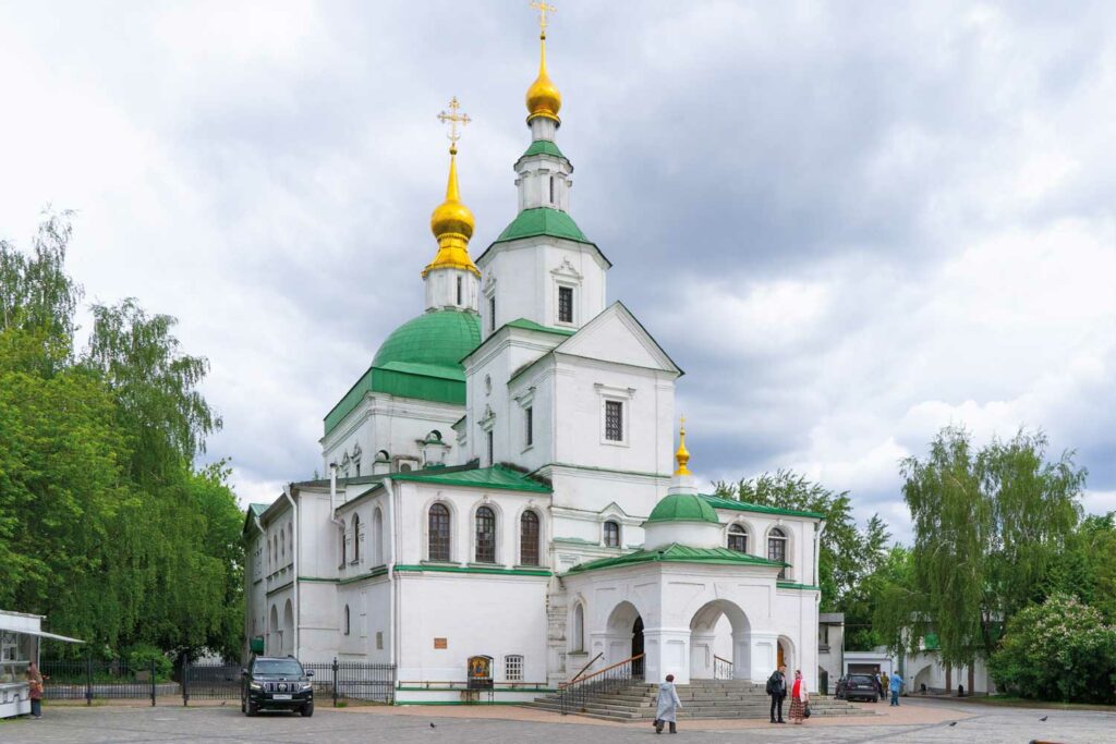 Первый монастырь на Москве   фото