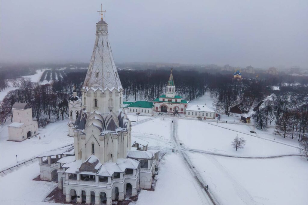 Увеселительный дворец Увеселительный дворец фото