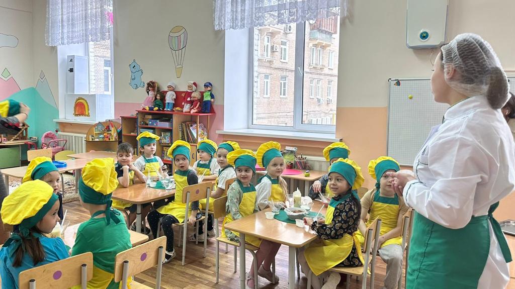 Комбинат питания «Верона» провел кулинарный урок для дошкольников Центрального округа  фото