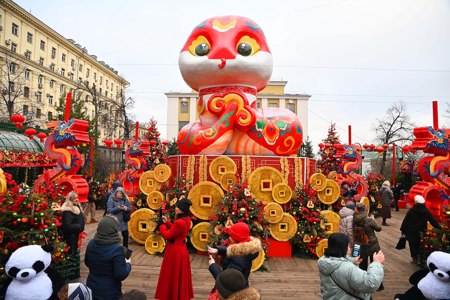 Узнать о древних сокровищах и примерить китайские костюмы можно в центре Москвы  фото