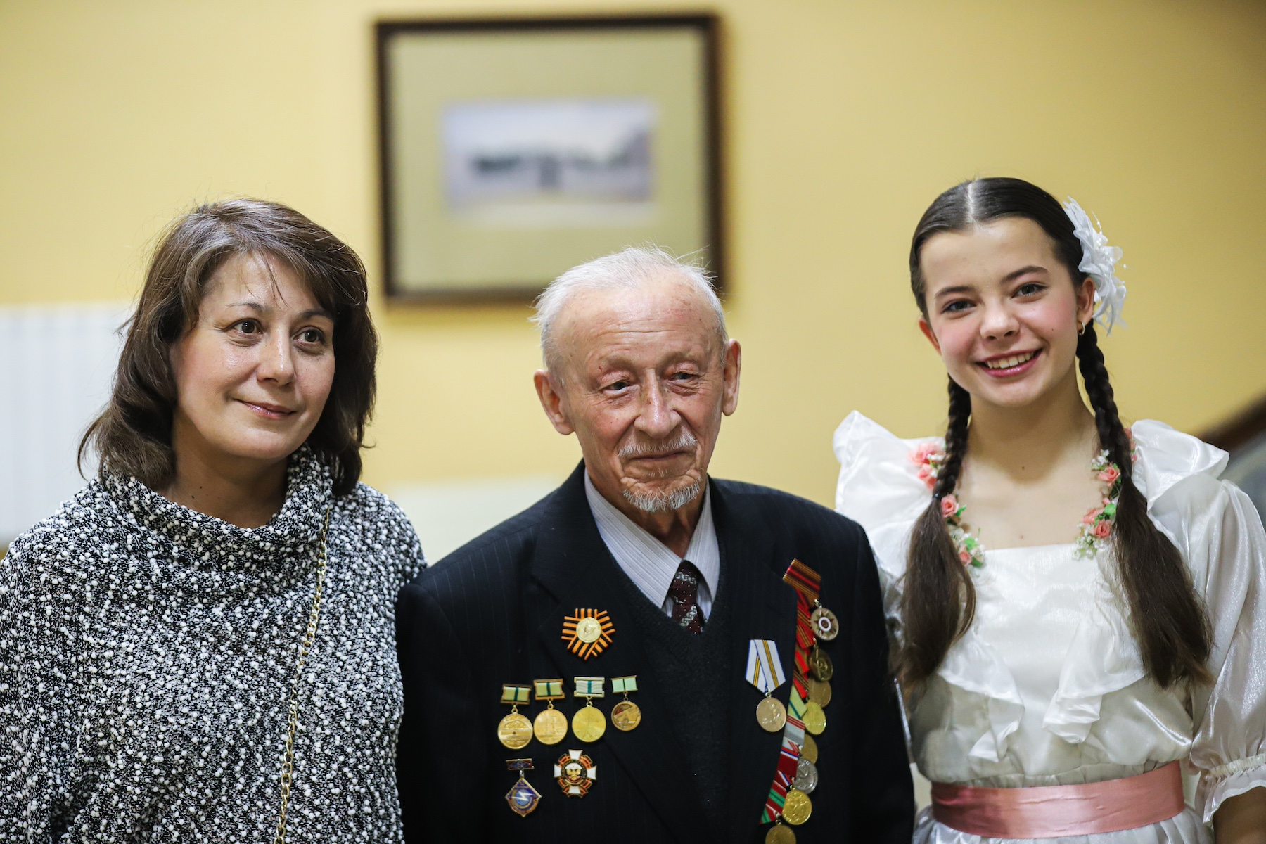 Ветеранам ЮАО вручили юбилейные медали в честь 80-летия Победы  фото