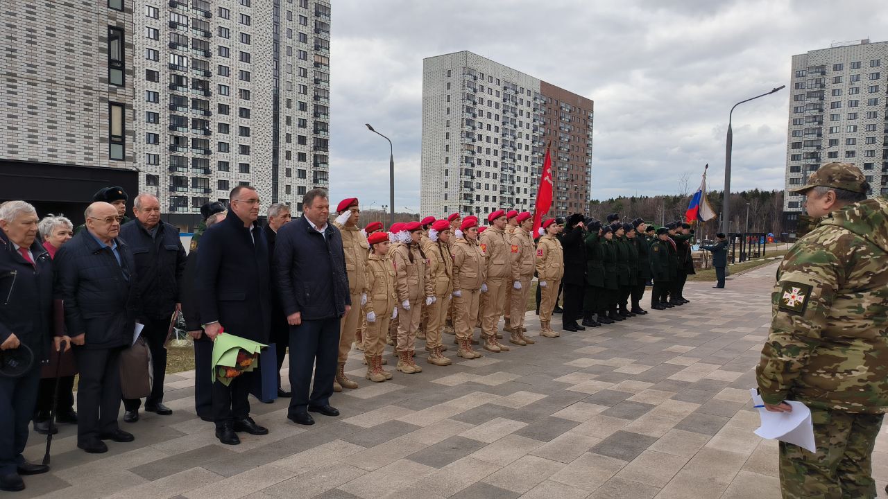 Со столетним юбилеем поздравили жителя Троицка  фото