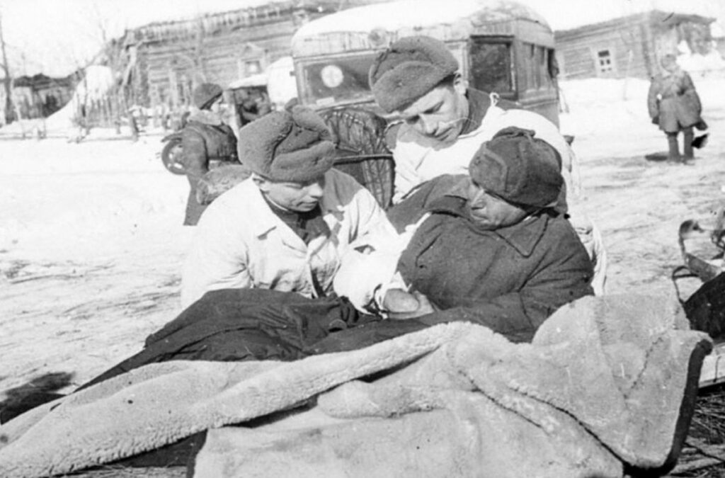 От трех комнат до самой крупной в стране: история московской скорой помощи в советские годы От трех комнат до самой крупной в стране: история московской скорой помощи в советские годы фото