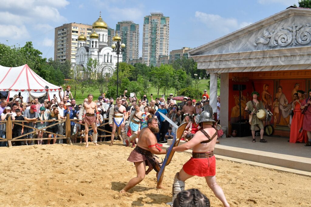 От Древнего Рима до Наполеона: история оживает в столичных парках От Древнего Рима до Наполеона: история оживает в столичных парках фото