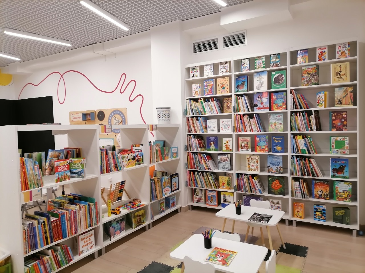 Более 390 тысяч книг взяли москвичи в библиотеках Центрального округа в первом полугодии  фото
