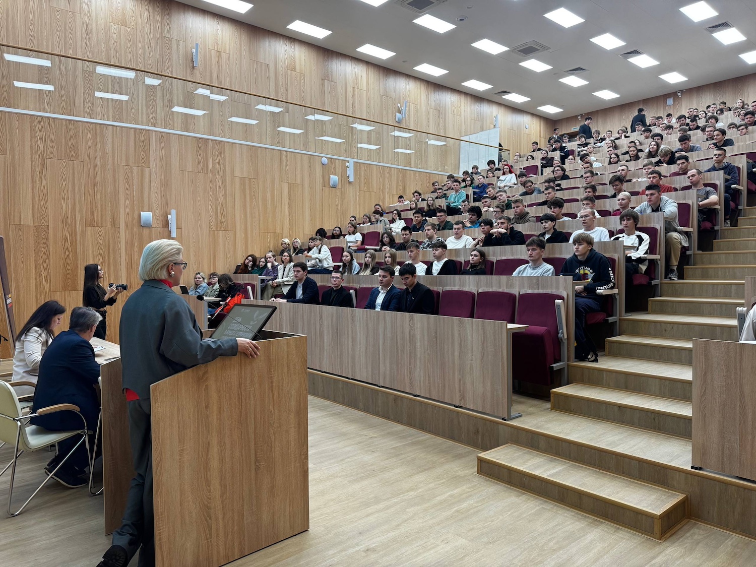 В Москве прошла масштабная акция «Студенческих парламентских клубов» ко Дню солидарности в борьбе с терроризмом  фото