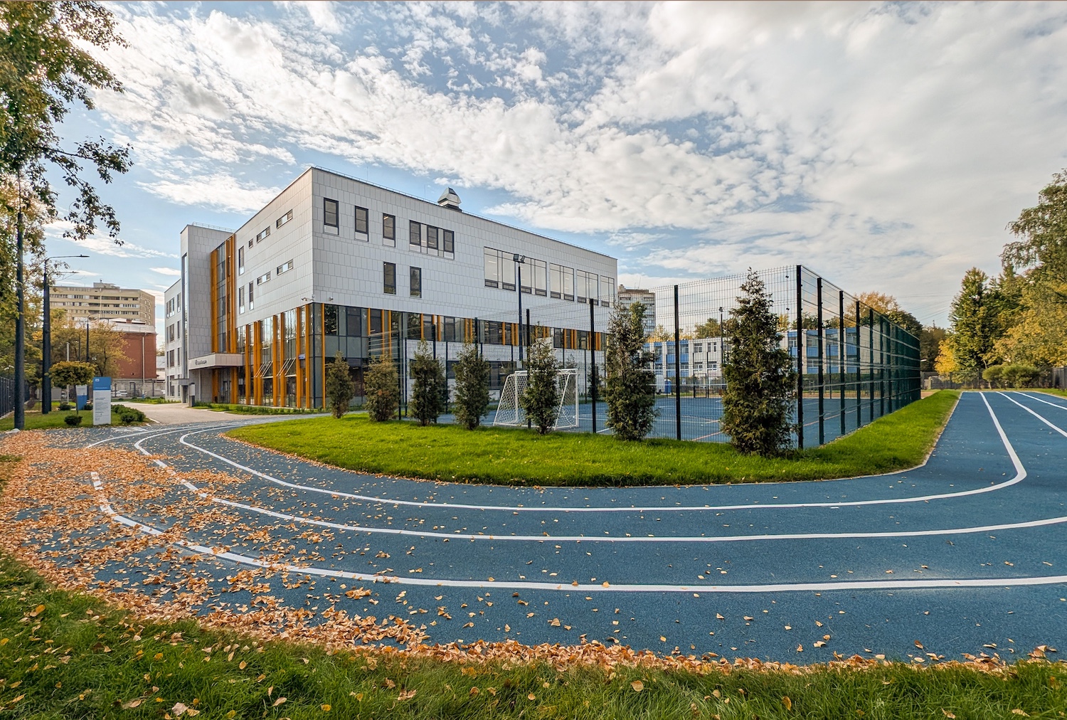 Ефимов: В Москве завершили строительство и реконструкцию 14 образовательных объектов за счет города  фото