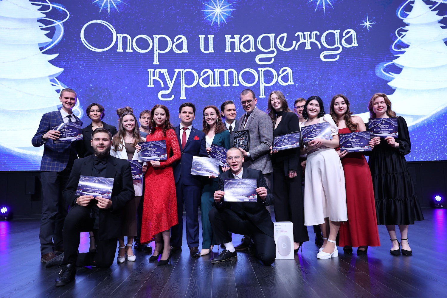 Студенческие парламентские клубы провели ежегодную премию #СемьяСПК  фото