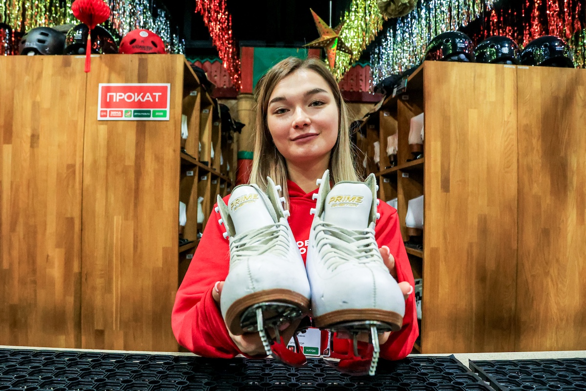 Новые платные катки в московских парках стали очень популярны у жителей  фото