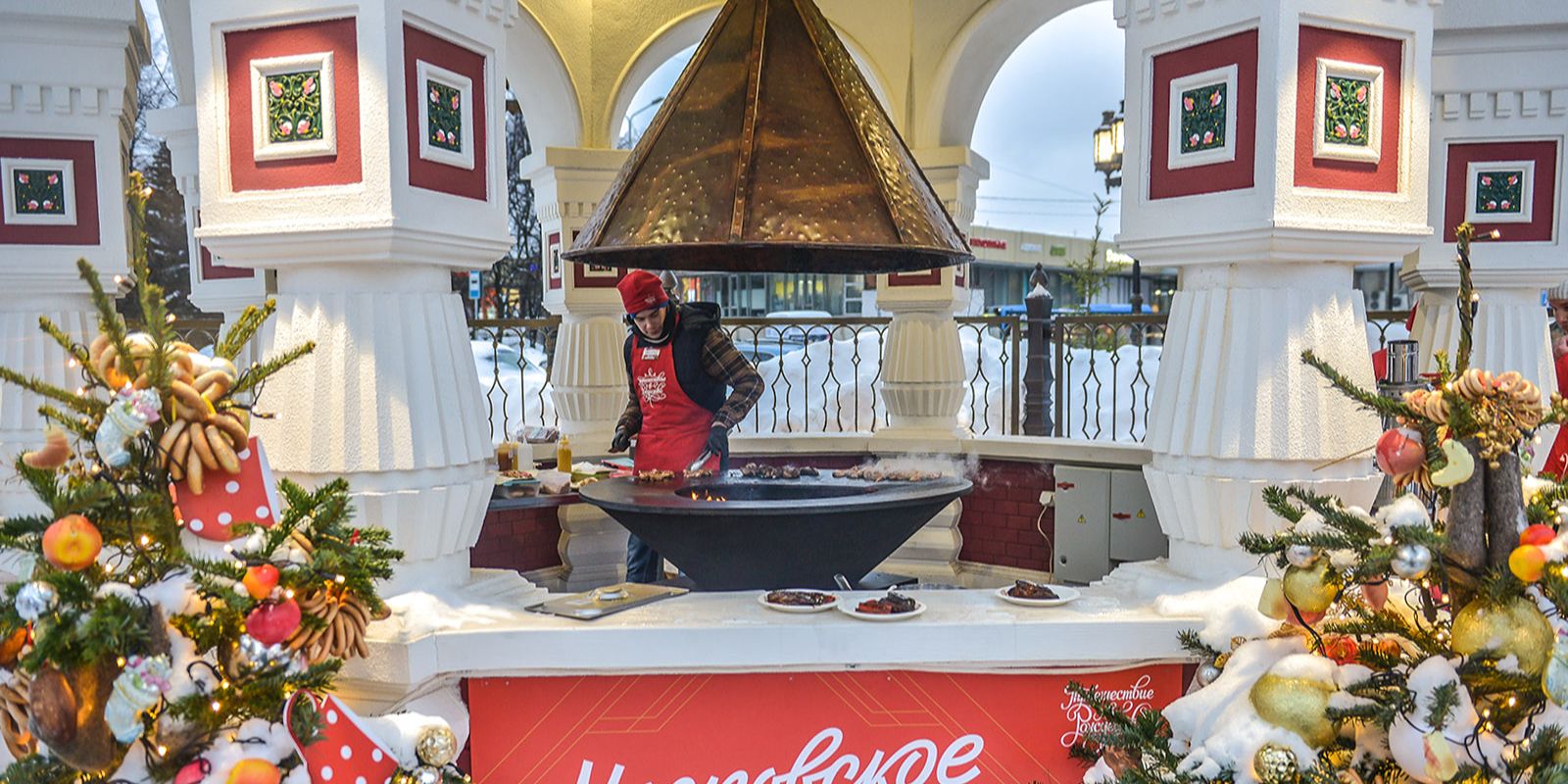 Угощения на любой вкус: что попробовать на площадках фестиваля &laquo;Путешествие в Рождество&raquo;  фото