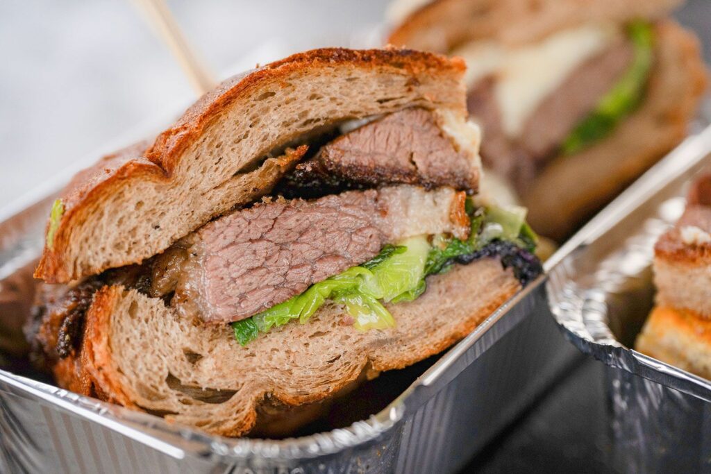 Яркие и вкусные каникулы: как отдохнуть в столице на площадках фестиваля «Путешествие в Рождество» Яркие и вкусные каникулы: как отдохнуть в столице на площадках фестиваля «Путешествие в Рождество» фото