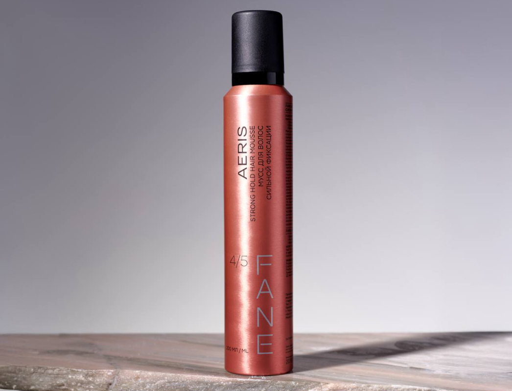 Февраль: готовить макияж и пряди  фото