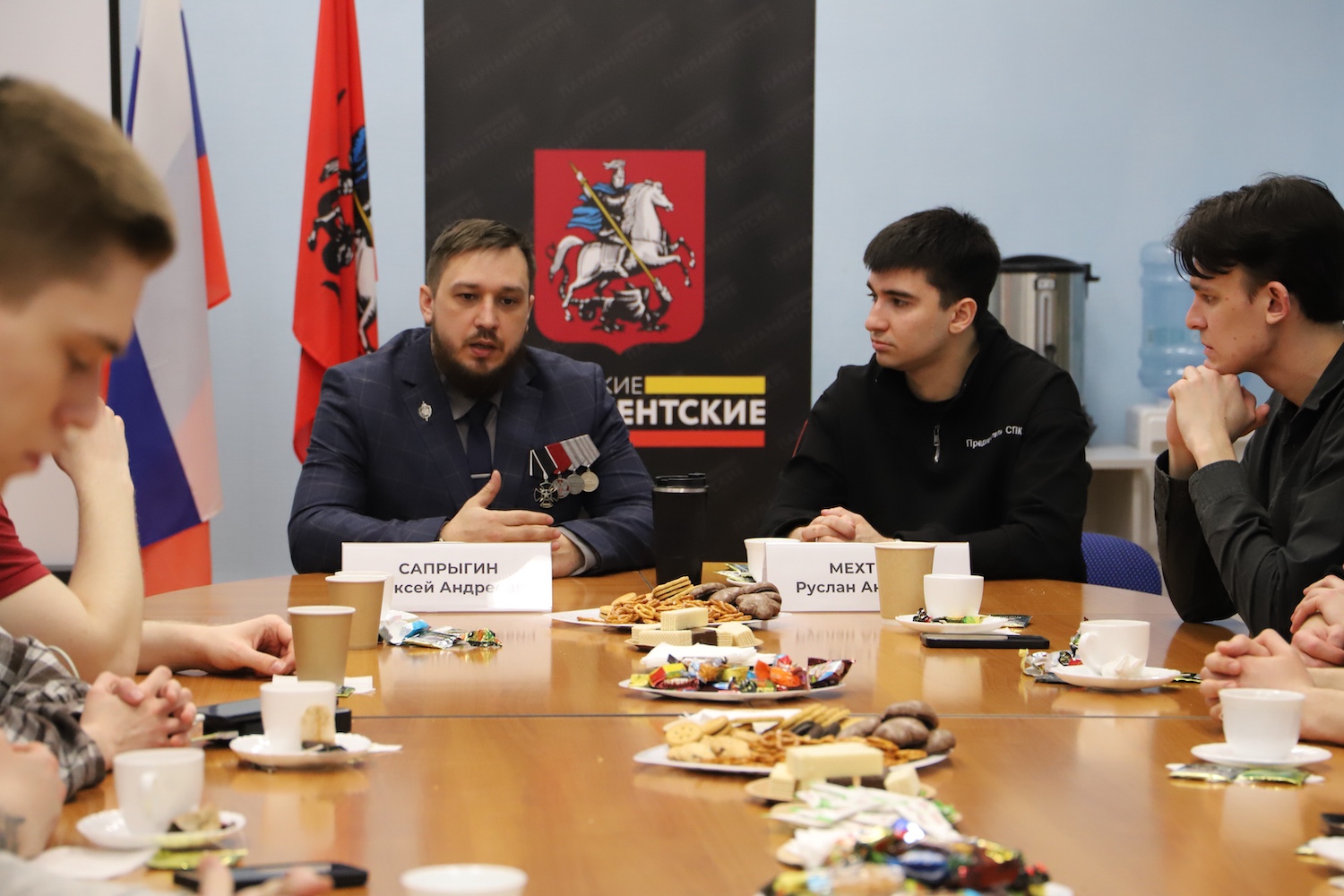 Правда из первых уст: активисты СПК встретились с участником СВО Алексеем Сапрыгиным  фото