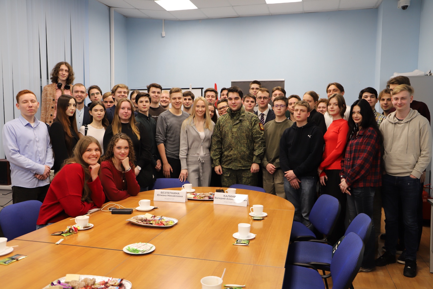 В Центре развития прошла встреча активистов СПК с участником СВО, студентом МГУ и оператором БПЛА Валерием Калининым  фото