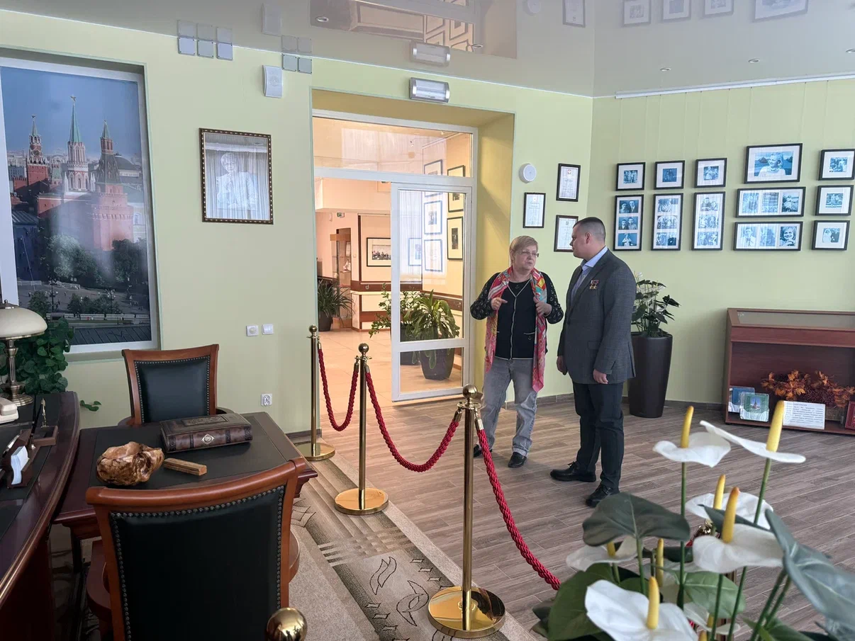 Герой России Эдуард Казымов посетил Научно-практический центр имени Швецовой  фото