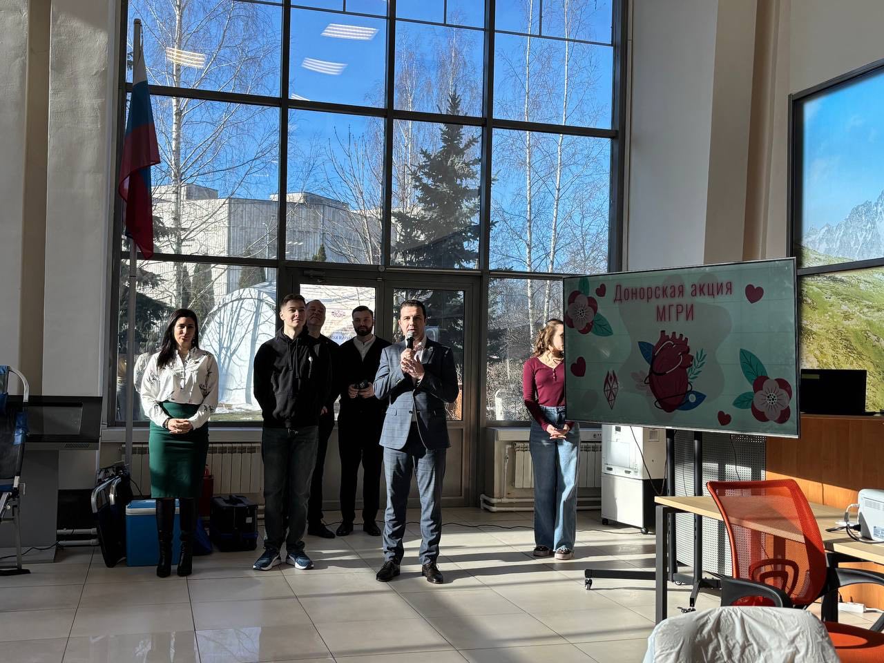 Студенты-геологи присоединились к донорской акции в ЮЗАО  фото