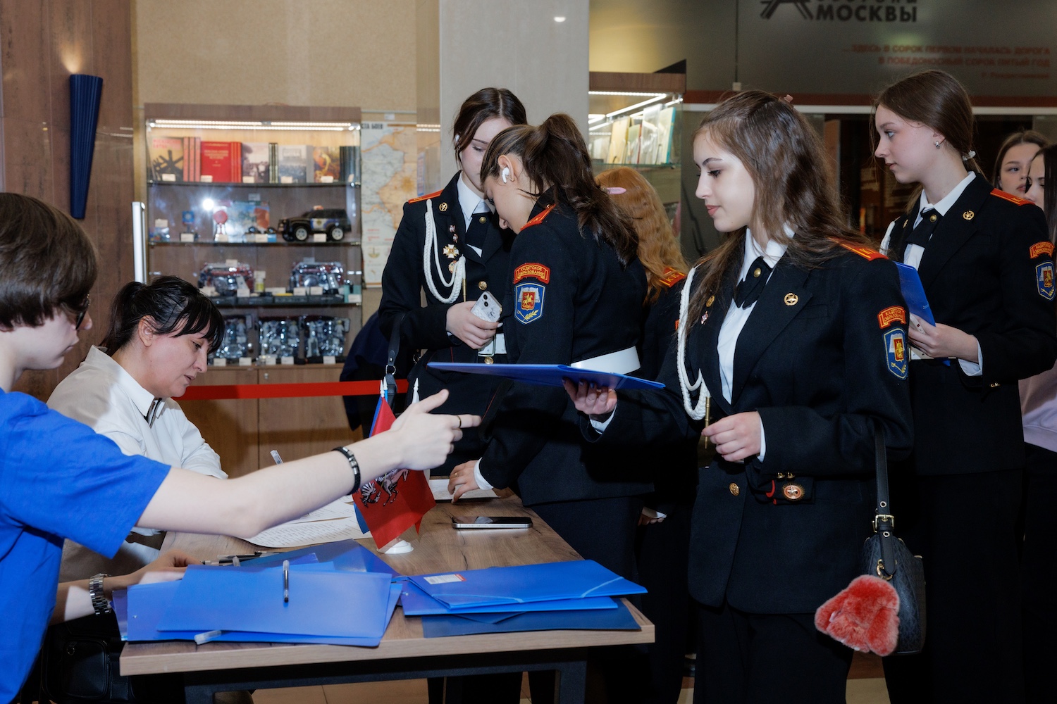 Евгений Андриенко вместе с активистами Центра развития написал &laquo;Диктант Победы&raquo;  фото