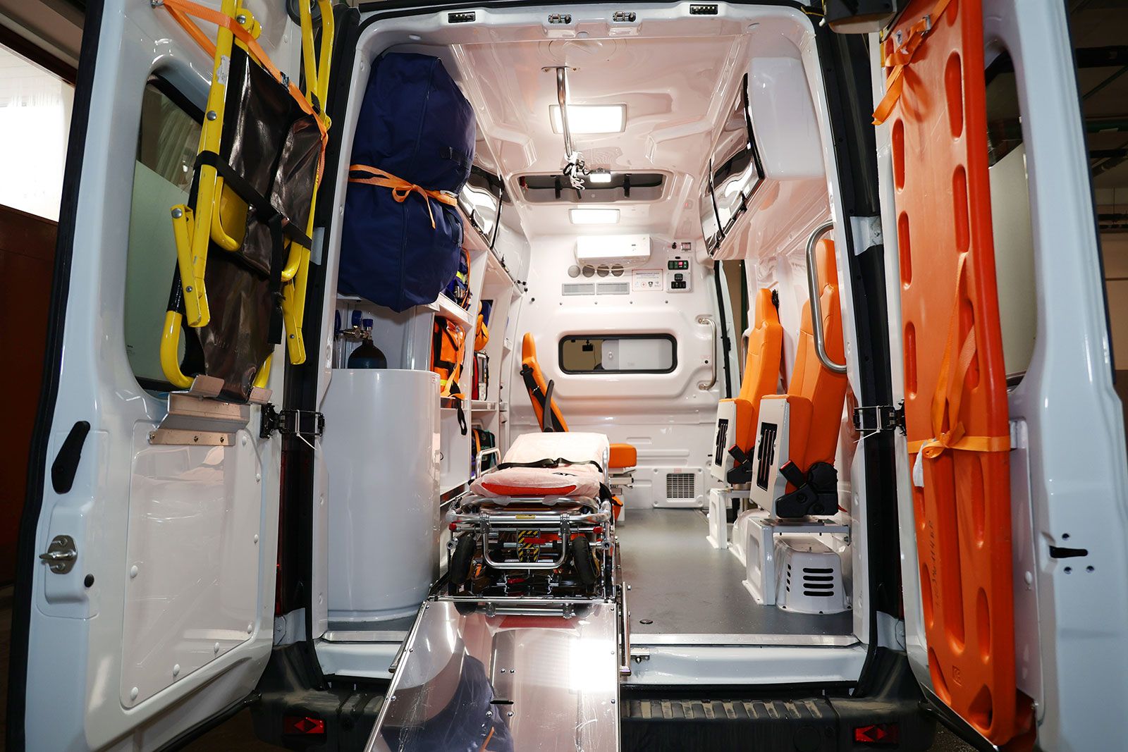 Собянин рассказал о масштабном обновлении машин скорой помощи  фото