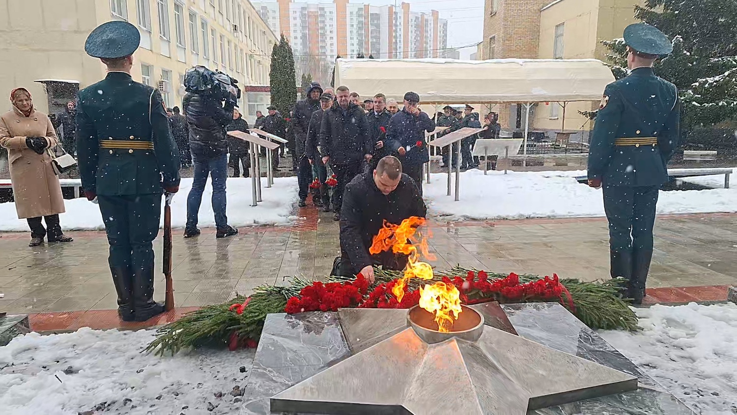 В Митино открыли мемориал Доблести в память о защитниках Отечества  фото