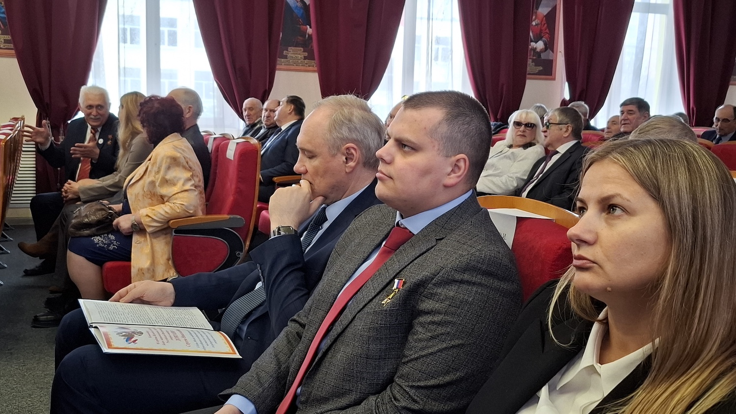 В Митино открыли мемориал Доблести в память о защитниках Отечества  фото