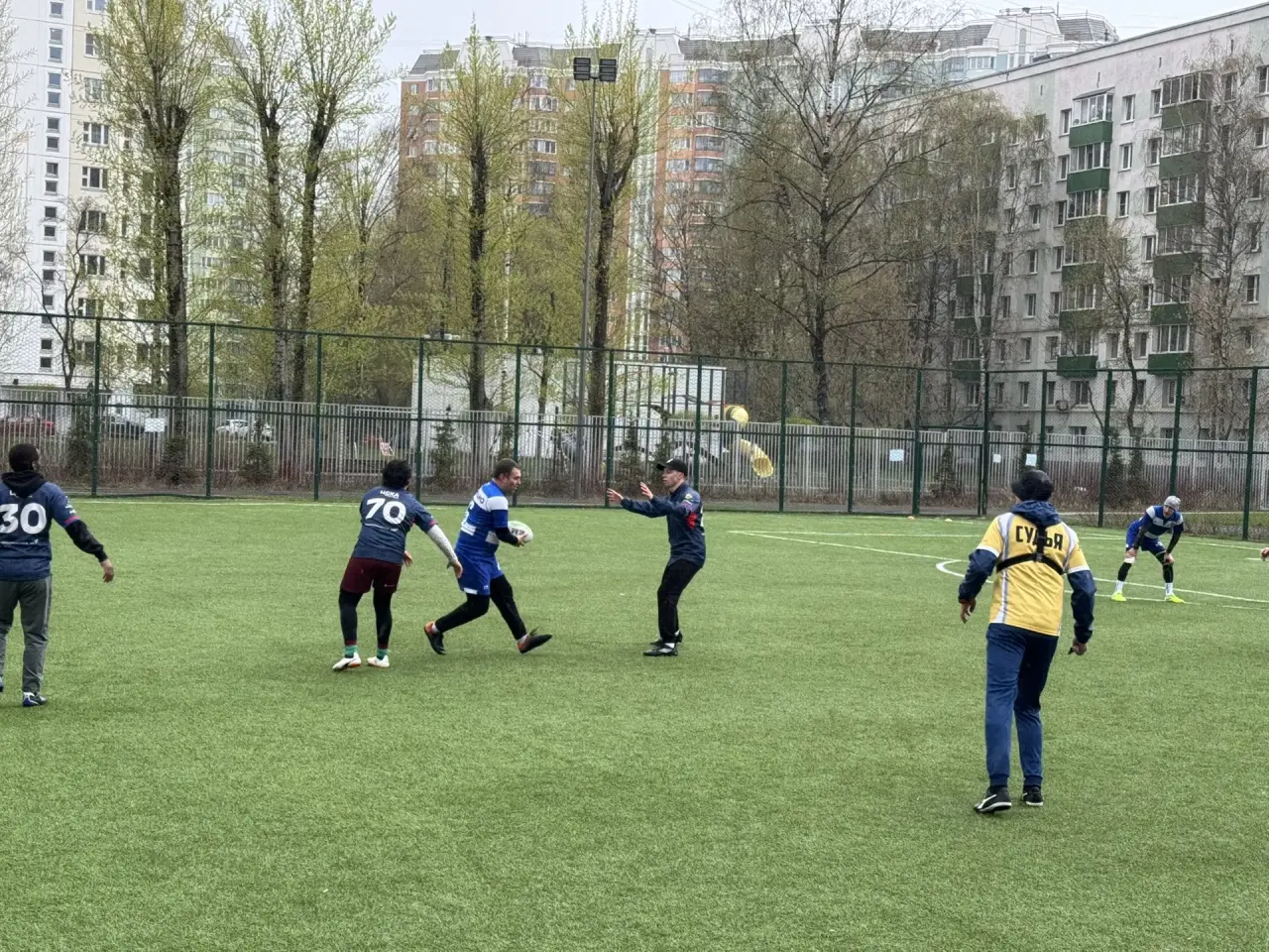 Участник СВО Александр Шелковой оценил высокий уровень подготовки спортсменов-регбийцев из Южного Медведково  фото