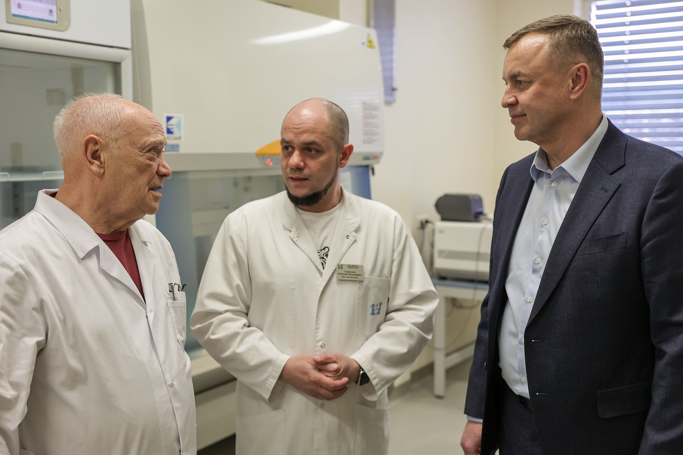 Военный врач Дмитрий Назаров и академик Александр Румянцев договорились о совместном развитии донорства крови  фото