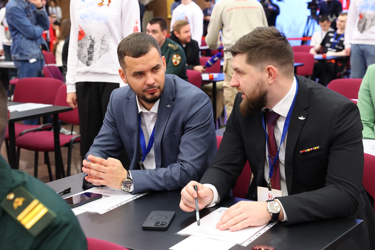 Общественные деятели и участники СВО присоединились к акции &laquo;Диктант Победы&raquo; в Москве  фото