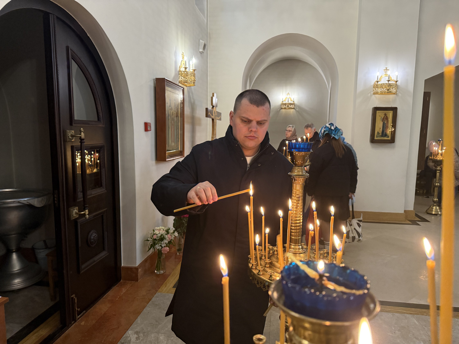 Более 400 пасхальных угощений раздали жителям района Щукино  фото