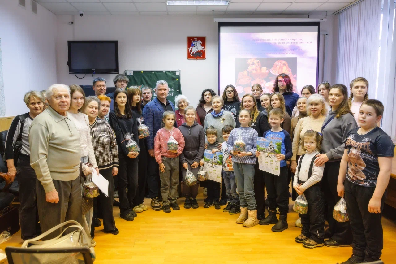 Партийцы «Единой России» раздали пасхальные угощения ветеранам и активным жителям районов ЗАО Партийцы «Единой России» раздали пасхальные угощения ветеранам и активным жителям районов ЗАО фото