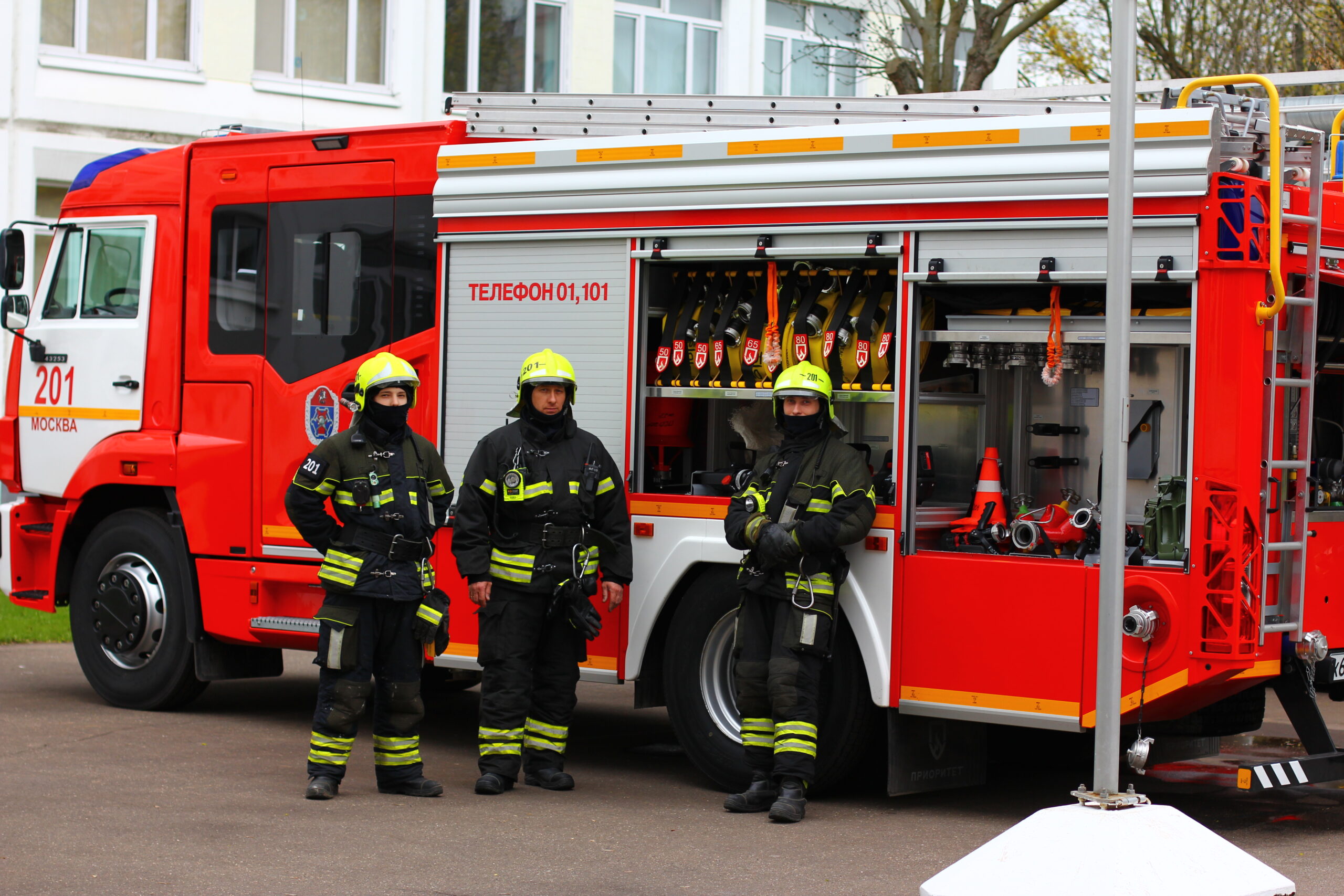 Светлана Разворотнева рассказала школьникам о профессии пожарного  фото