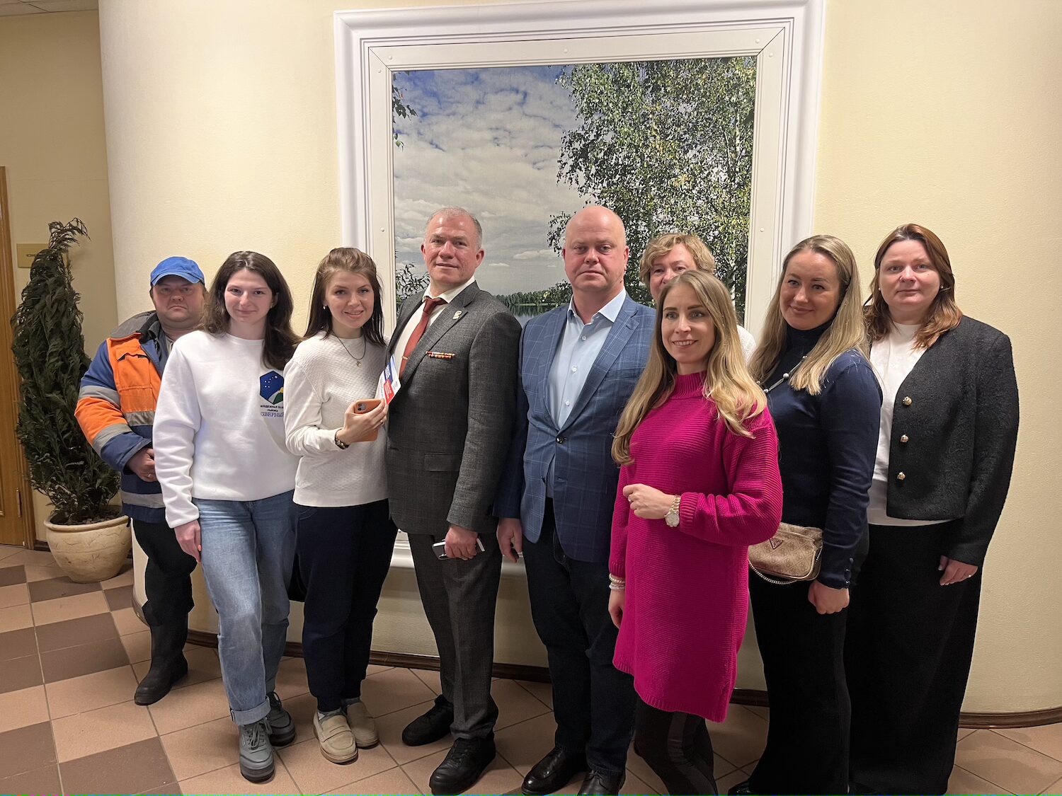 Участник СВО Александр Шелковой поздравил коллектив Северной станции водоподготовки с 74-летием со дня основания  фото