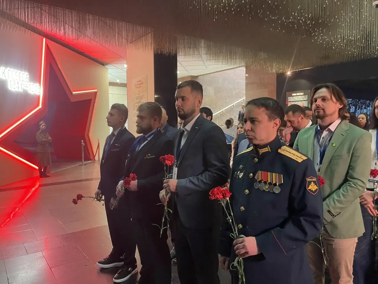 Общественные деятели и участники СВО присоединились к акции &laquo;Диктант Победы&raquo; в Москве  фото