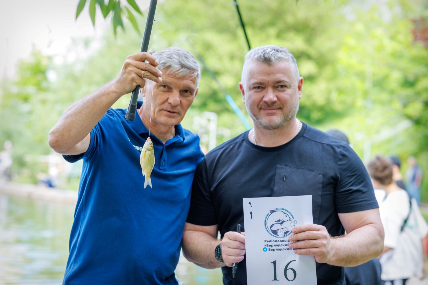 Евгений Андриенко открыл семейный рыболовный турнир на Удальцовских прудах  фото