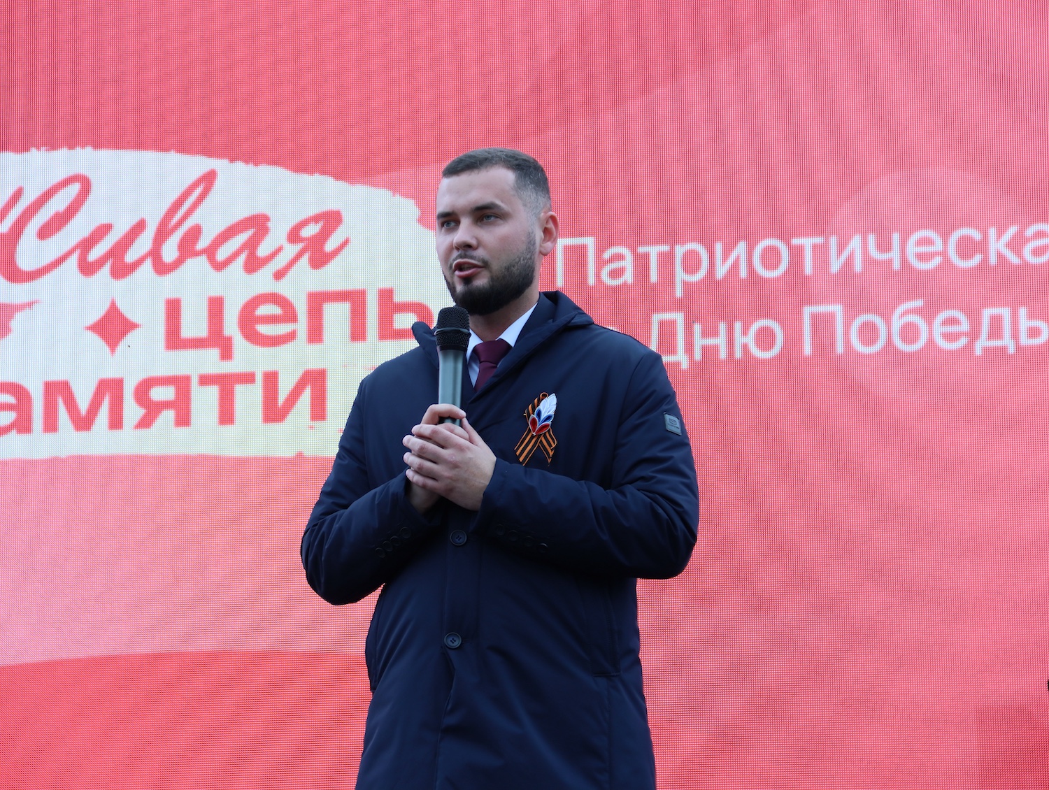 Участники СВО и общественные деятели присоединились к патриотической акции &laquo;Живая цепь памяти&raquo; у Северного речного вокзала  фото