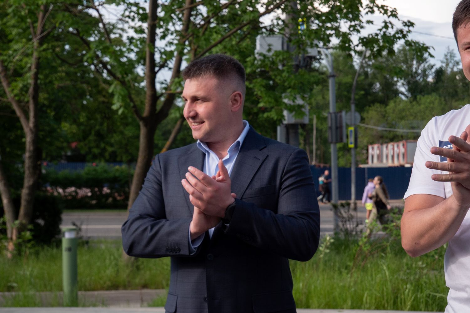 Ветеран СВО Эдуард Шонов принял участие в мероприятии &laquo;Добрососеди&raquo; в Зеленом парке района Новогиреево  фото