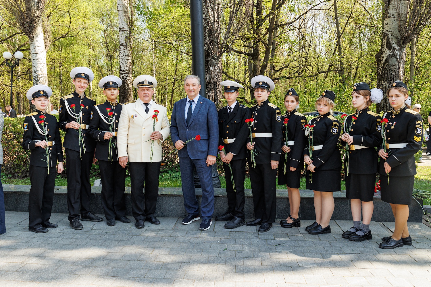 Трехкратный олимпийский чемпион Владислав Третьяк открыл выставку о спортсменах-фронтовиках ко Дню Победы  фото
