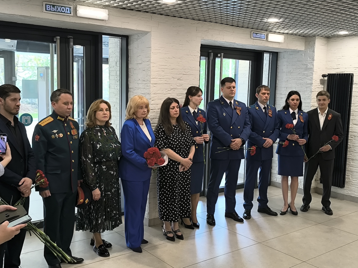 В школе на севере столицы открыли мемориальную доску в честь участника СВО Александра Чуфистова  фото