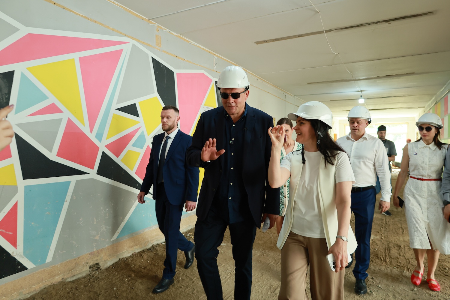 Депутат Госдумы Петр Толстой оценил ход капремонта школы в районе Капотня Депутат Госдумы Петр Толстой оценил ход капремонта школы в районе Капотня фото