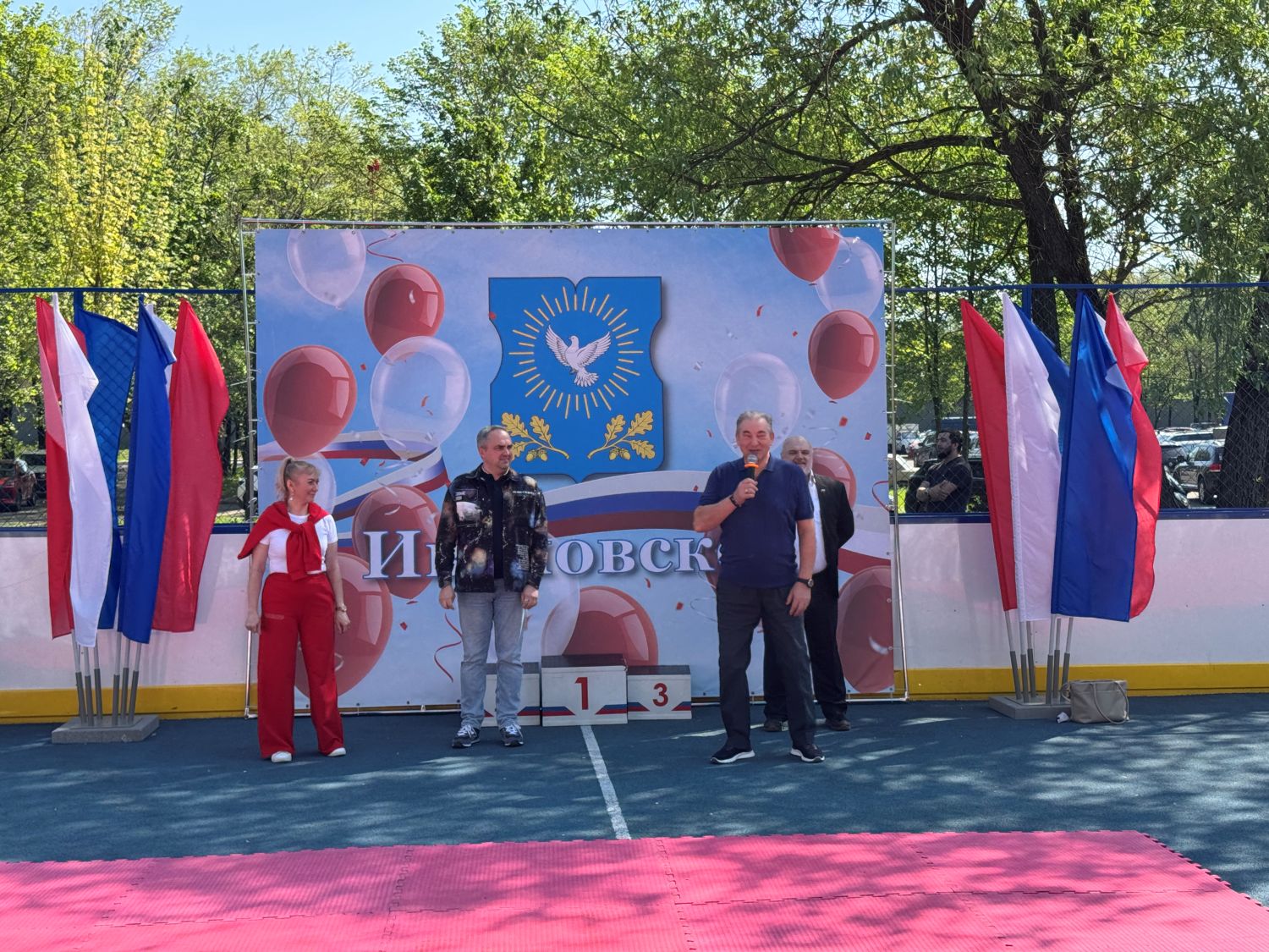 Трехкратный олимпийский чемпион Владислав Третьяк напутствовал участников турнира по спортивной борьбе в Ивановском  фото