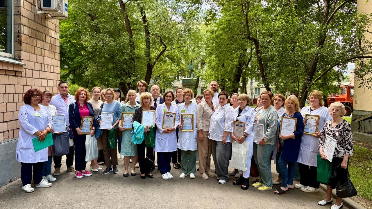 Светлана Разворотнева поздравила медицинских работников с профессиональным праздником Светлана Разворотнева поздравила медицинских работников с профессиональным праздником фото