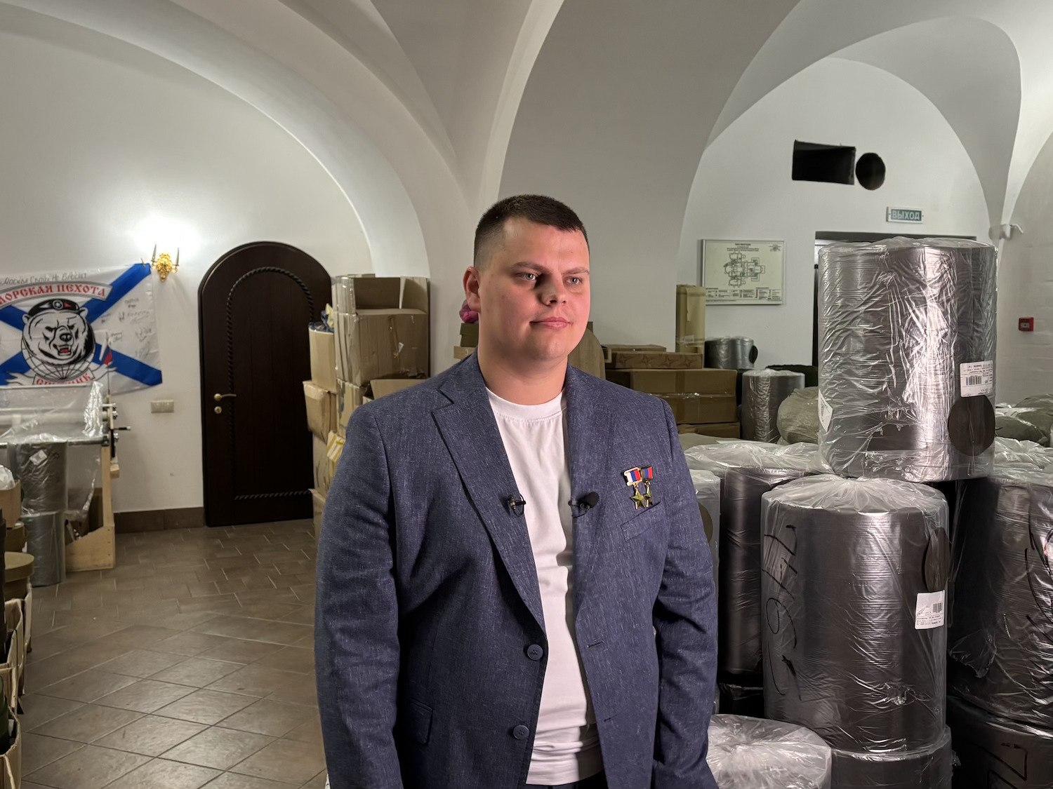 Герой России Эдуард Казымов принял участие в гуманитарной акции с активистами района Митино для бойцов СВО  фото