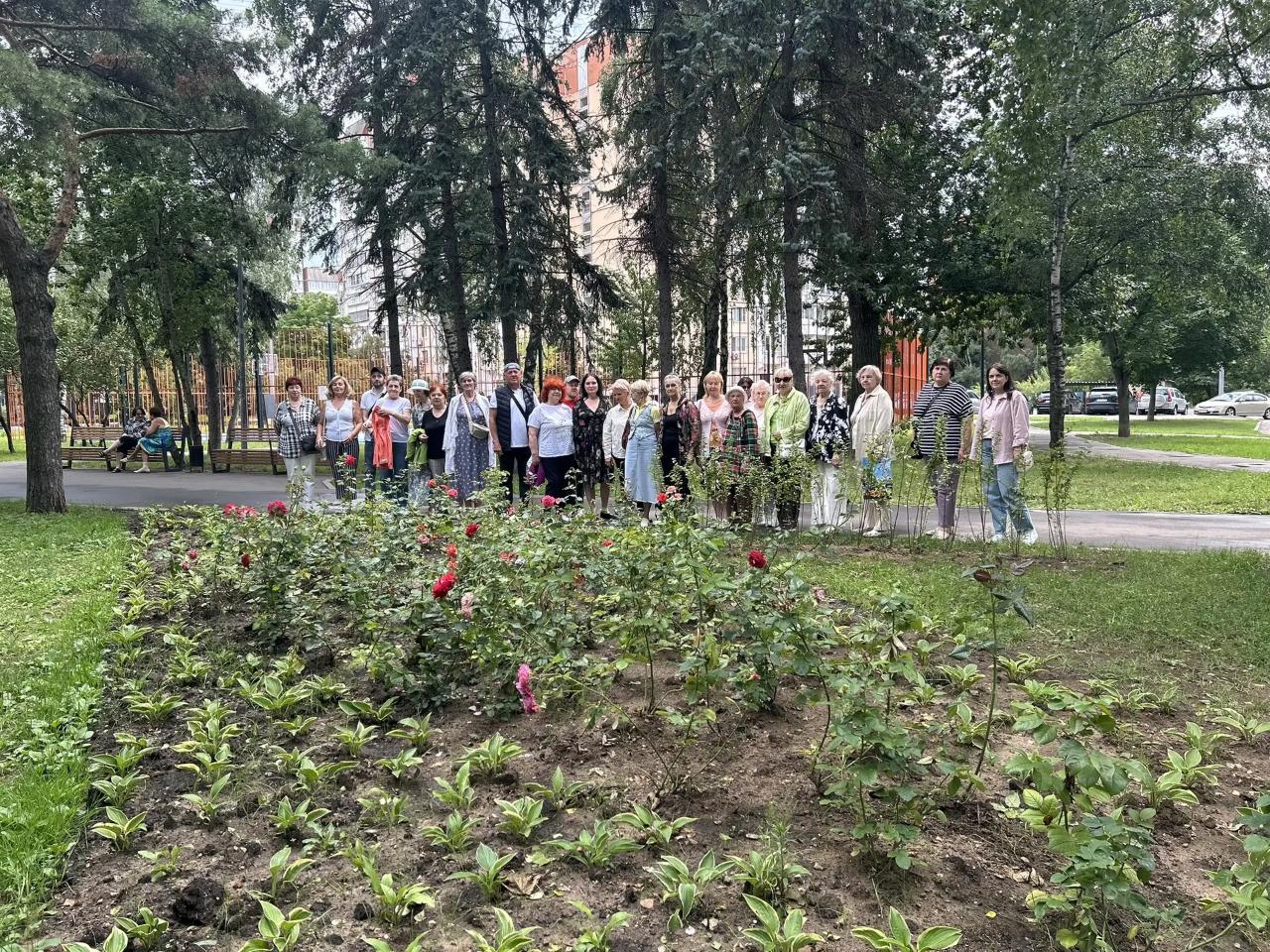 Благоустройство в сквере имени Авдеева в Люблино выполнено на 70%  фото