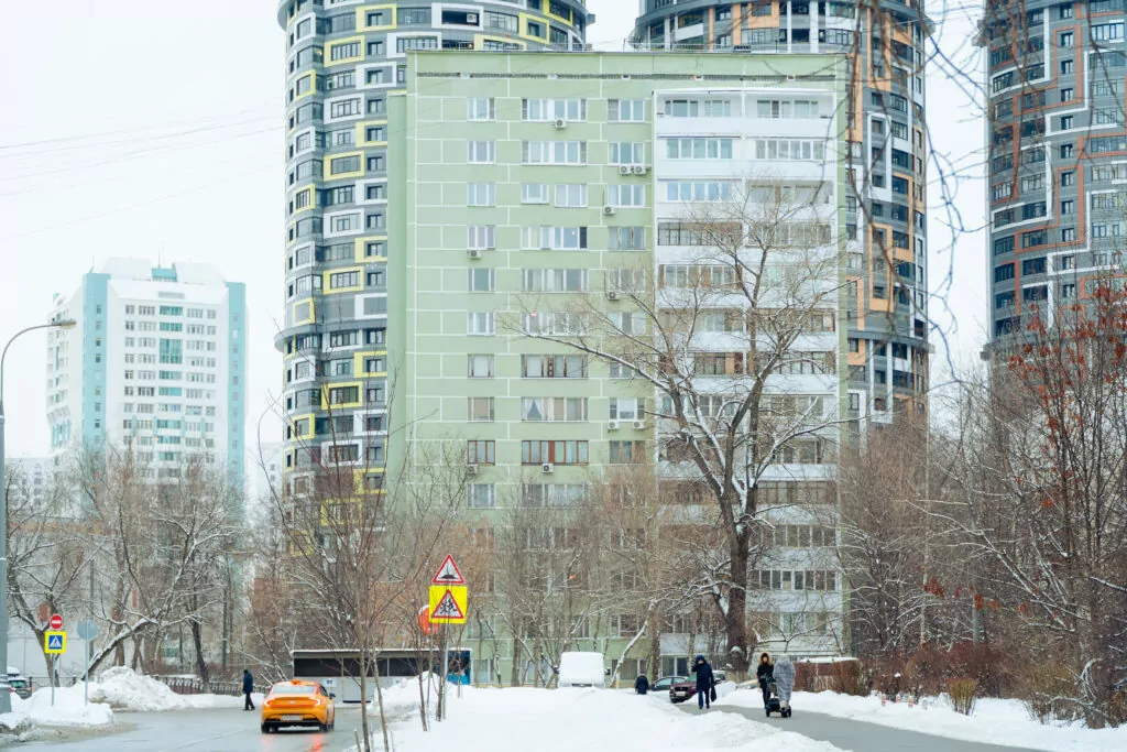 Академическая &mdash; Крымская: широкое поле для экспериментов  фото