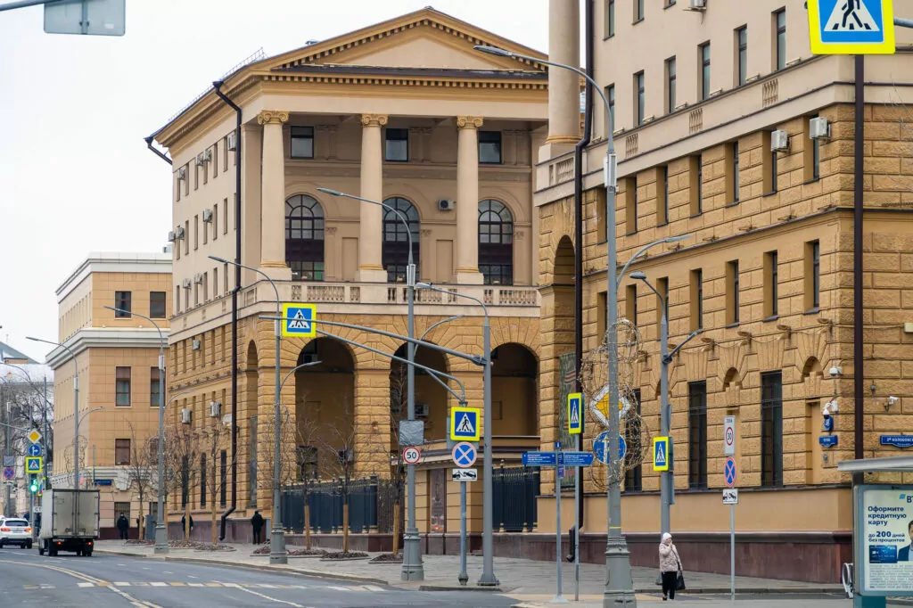 Трубная — Цветной бульвар: где твои семнадцать лет? Трубная — Цветной бульвар: где твои семнадцать лет? фото