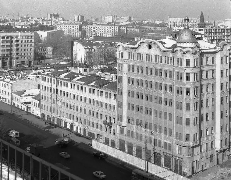 Новослободская — Достоевская: тучерез в тени небоскрёба Новослободская — Достоевская: тучерез в тени небоскрёба фото