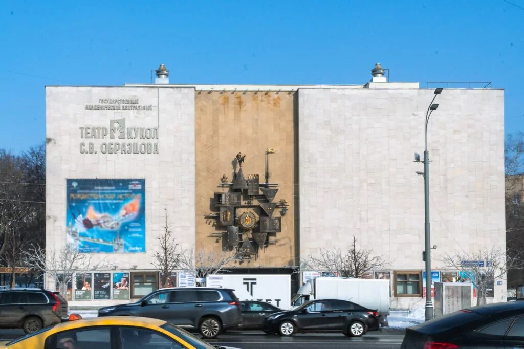 Новослободская — Достоевская: тучерез в тени небоскрёба Новослободская — Достоевская: тучерез в тени небоскрёба фото