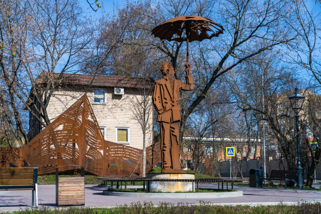 Новослободская — Достоевская: двенадцать... тринадцать!  фото