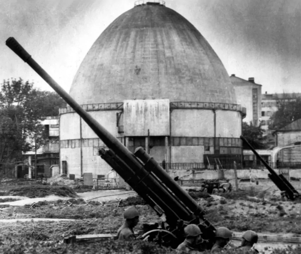 «Маяковская» — «Баррикадная»: Москва по-грузински  фото