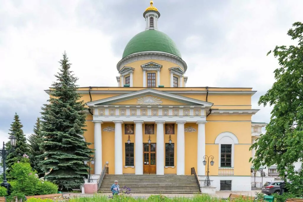 Первый монастырь на Москве Первый монастырь на Москве фото